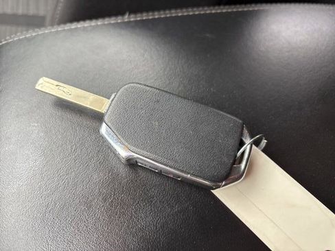 Used 2023 Kia Sorento LX image 49