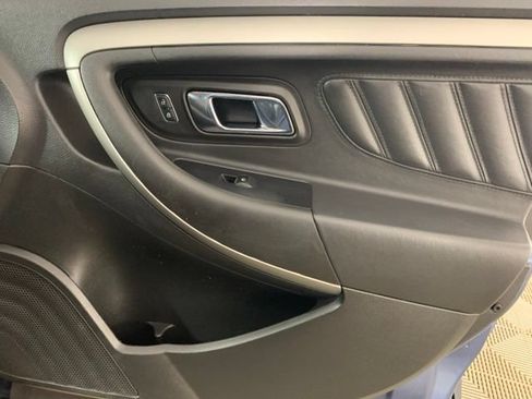 Used 2018 Ford Taurus SEL FWD image 31