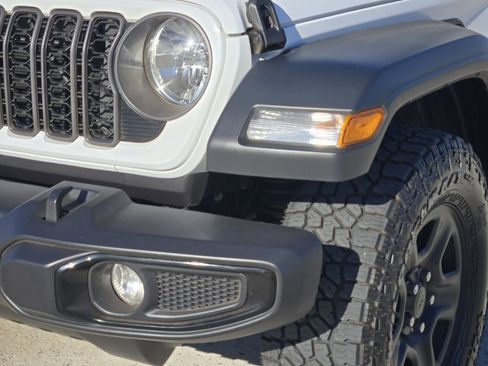 Used 2024 Jeep Wrangler Sport image 10