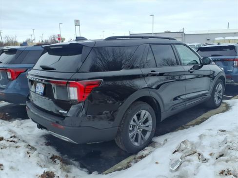 Used 2026 Ford Explorer Active w/ Active Comfort Package image 3