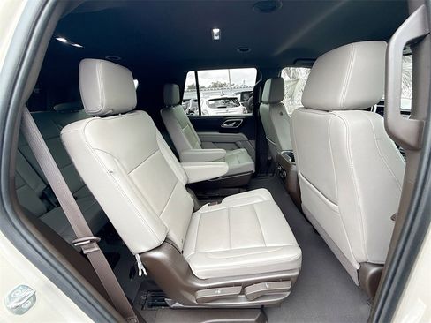 Used 2023 Chevrolet Tahoe LT image 32