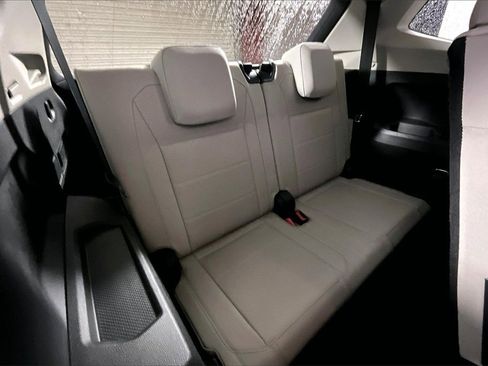 Used 2020 Volkswagen Tiguan SE image 23