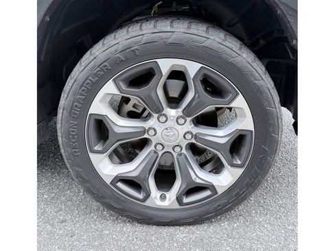 Used 2023 RAM 1500 Limited AWD/4WD image 17