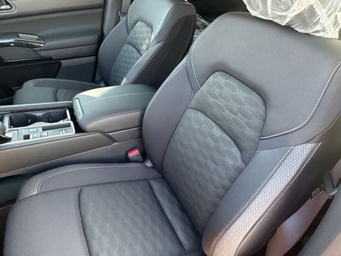 New 2026 Nissan Pathfinder SV image 17