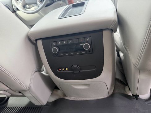 Used 2011 Chevrolet Tahoe LTZ AWD/4WD image 13