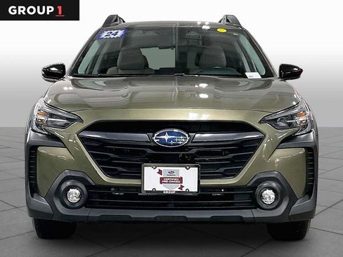 Used 2024 Subaru Outback Premium AWD/4WD image 4