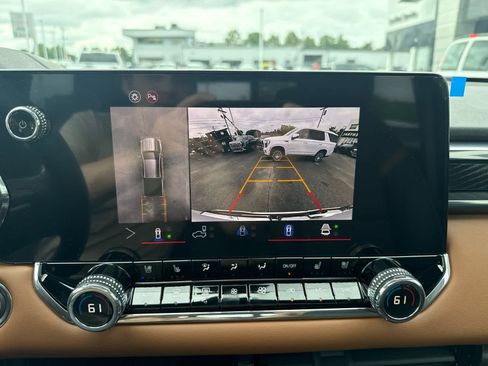 New 2026 GMC Canyon AT4 w/ Technology Plus Package AWD/4WD image 18