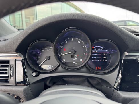 New 2025 Porsche Macan image 23