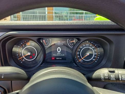 Used 2025 Jeep Wrangler Sport AWD/4WD image 8