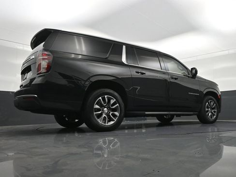 Used 2023 Chevrolet Suburban LT RWD image 30
