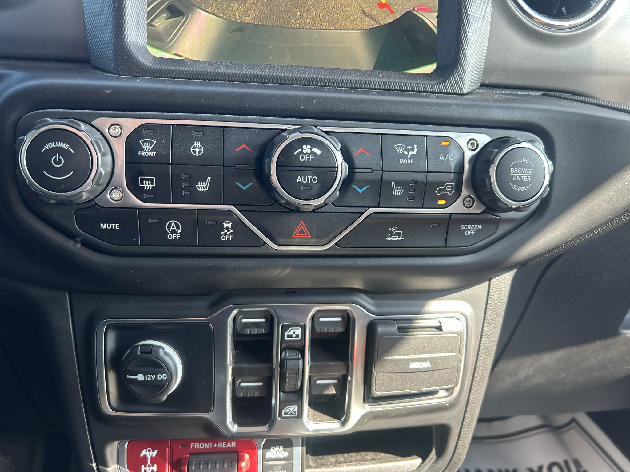 Used 2022 Jeep Gladiator Rubicon w/ LED Lighting Group AWD/4WD image 21