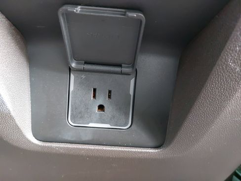 Used 2021 Chevrolet Tahoe LT w/ LT Signature Package image 13