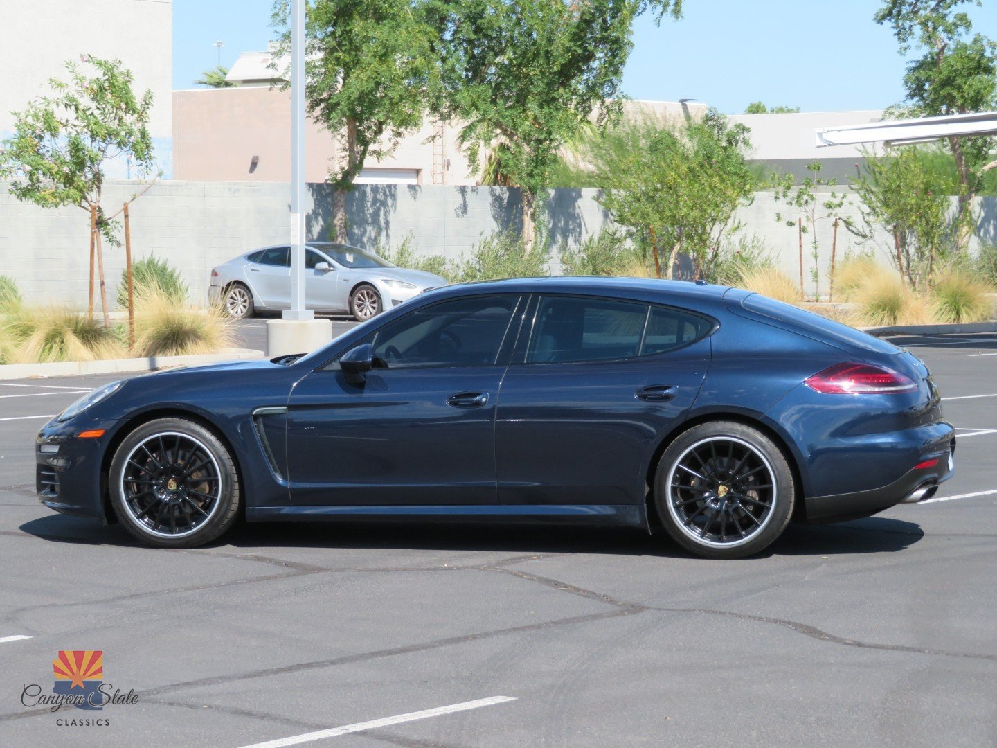 Used 2016 Porsche Panamera AWD/4WD image 10