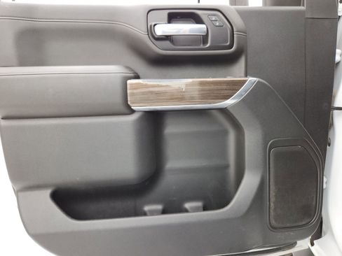 Used 2021 Chevrolet Silverado 2500 LT w/ Convenience Package image 13