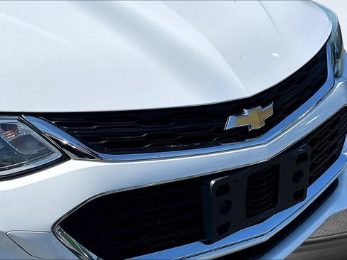 Used 2018 Chevrolet Cruze LS FWD image 30