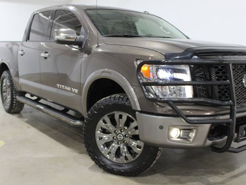 Used 2018 Nissan Titan Platinum Reserve w/ Platinum Utility Package image 12