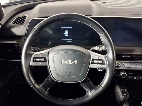 Used 2025 Kia Telluride AWD image 13