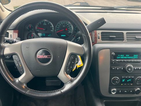 Used 2011 GMC Yukon SLE w/ Convenience Package image 11