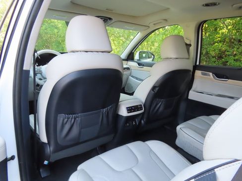 Used 2024 Hyundai Palisade Limited image 33