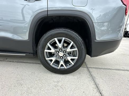 Certified 2023 GMC Acadia SLT FWD image 18