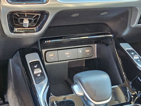 Used 2023 Kia Sorento SX Prestige image 29