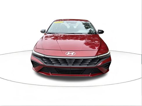 Certified 2025 Hyundai Elantra Sport image 8