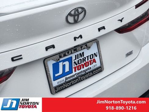 Used 2025 Toyota Camry SE image 11