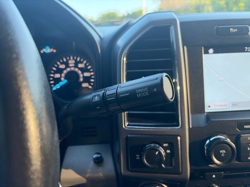 Used 2018 Ford F150 XLT w/ Equipment Group 302A Luxury RWD image 16