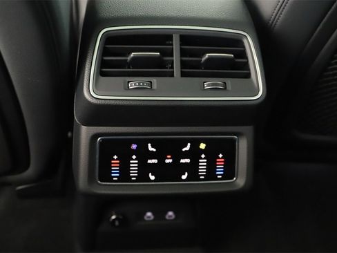 Certified 2024 Audi Q8 e-tron Premium Plus image 22