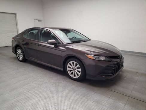 Used 2018 Toyota Camry LE FWD image 11
