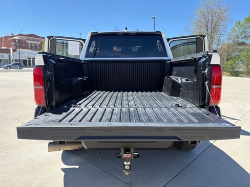 Used 2024 Toyota Tacoma SR AWD/4WD image 8