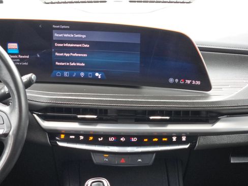 Used 2025 Cadillac XT4 Premium Luxury FWD image 16