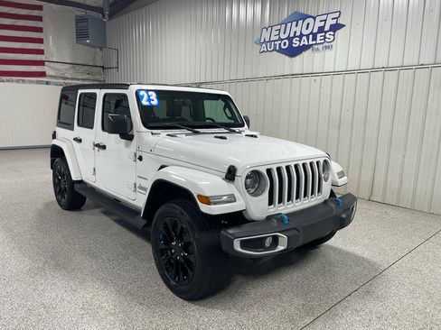 Used 2023 Jeep Wrangler Unlimited Sahara w/ Cold Weather Group AWD/4WD image 3
