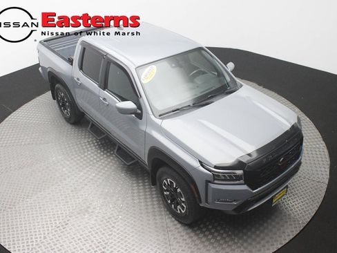 Used 2023 Nissan Frontier PRO-4X w/ Technology Package AWD/4WD image 3