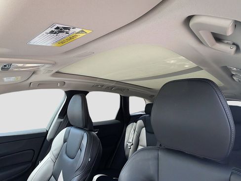 Used 2023 Volvo XC60 B5 Ultimate w/ Climate Package image 28