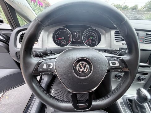 Used 2015 Volkswagen Golf S FWD image 15