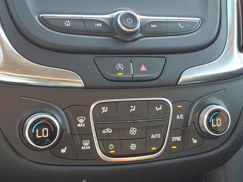 Used 2024 Chevrolet Equinox LT image 20