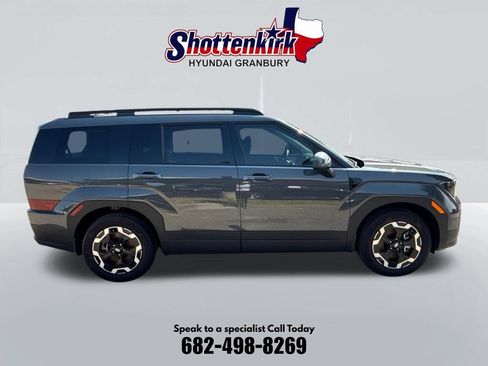 Used 2026 Hyundai Santa Fe SEL FWD image 5