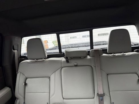 Used 2021 Chevrolet Silverado 1500 LTZ w/ Z71 Off-Road Package image 22