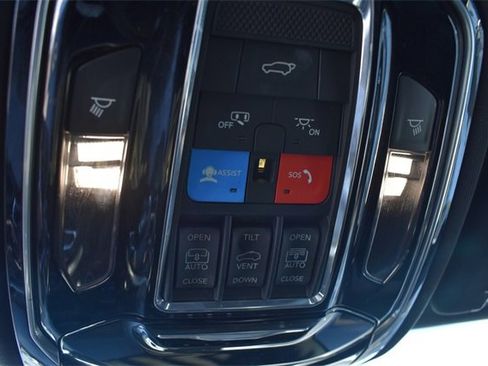 Used 2021 Jeep Grand Cherokee L Summit w/ Luxury Tech Group V image 44