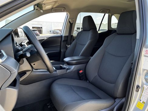 Used 2025 Toyota RAV4 LE image 23