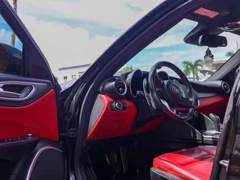 Used 2020 Alfa Romeo Giulia w/ Quick Order Package 22K Sport image 18