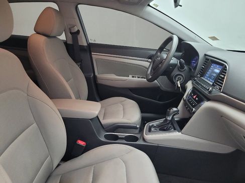 Used 2017 Hyundai Elantra SE FWD image 21