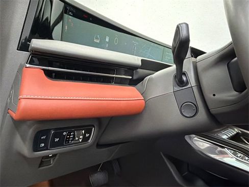 Used 2024 Lincoln Nautilus Black Label w/ Jet Appearance Package (87T) image 34