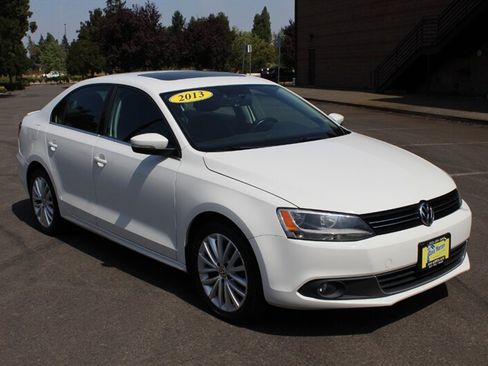 Used 2013 Volkswagen Jetta SEL FWD image 1