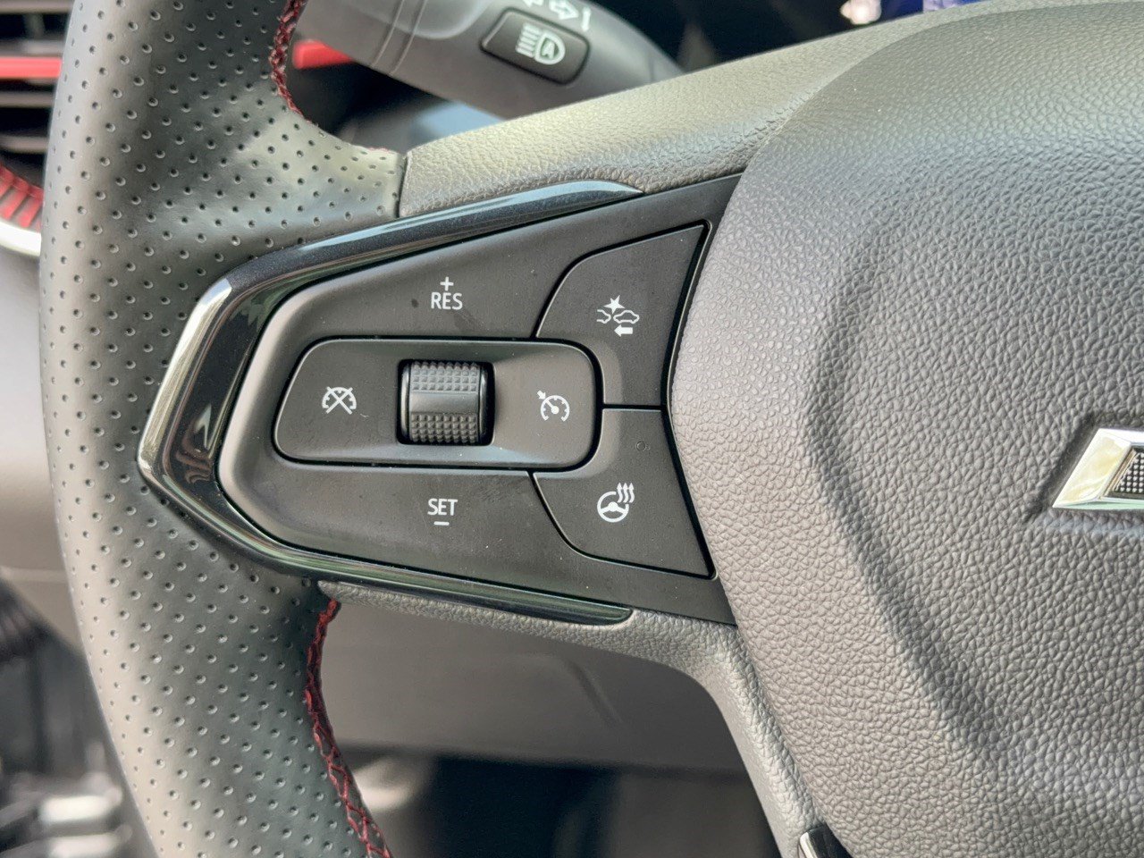Used 2026 Chevrolet Trax RS w/ Driver Confidence Package FWD image 18