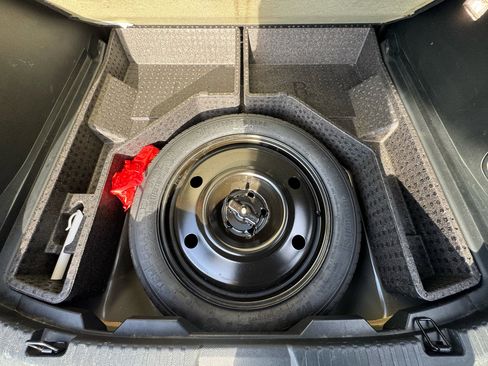 Used 2018 Ford Edge Titanium w/ Equipment Group 302A image 20