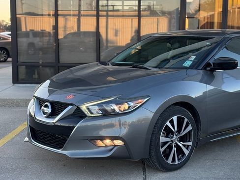 Used 2017 Nissan Maxima 3.5 S image 2