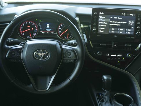 Used 2021 Toyota Prius Prime XLE FWD image 19