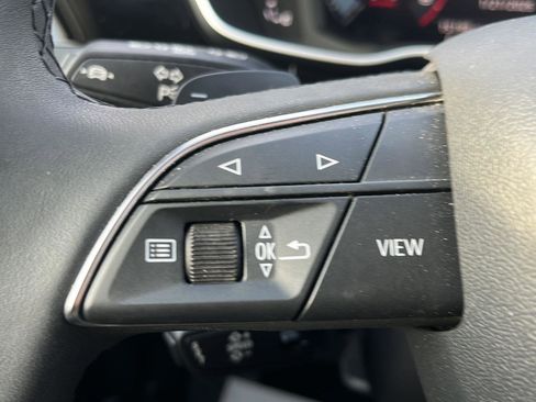 Used 2025 Audi Q3 2.0T Premium image 13